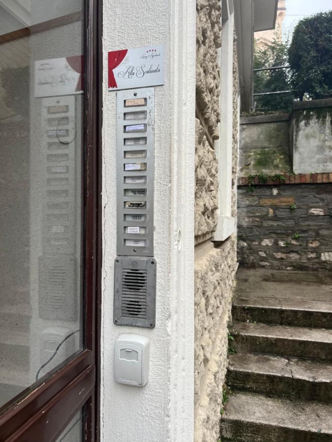 Alla Scalinata Del Teatro Rossetti Confort Suites Parcheggio Trieste Eksteriør bilde